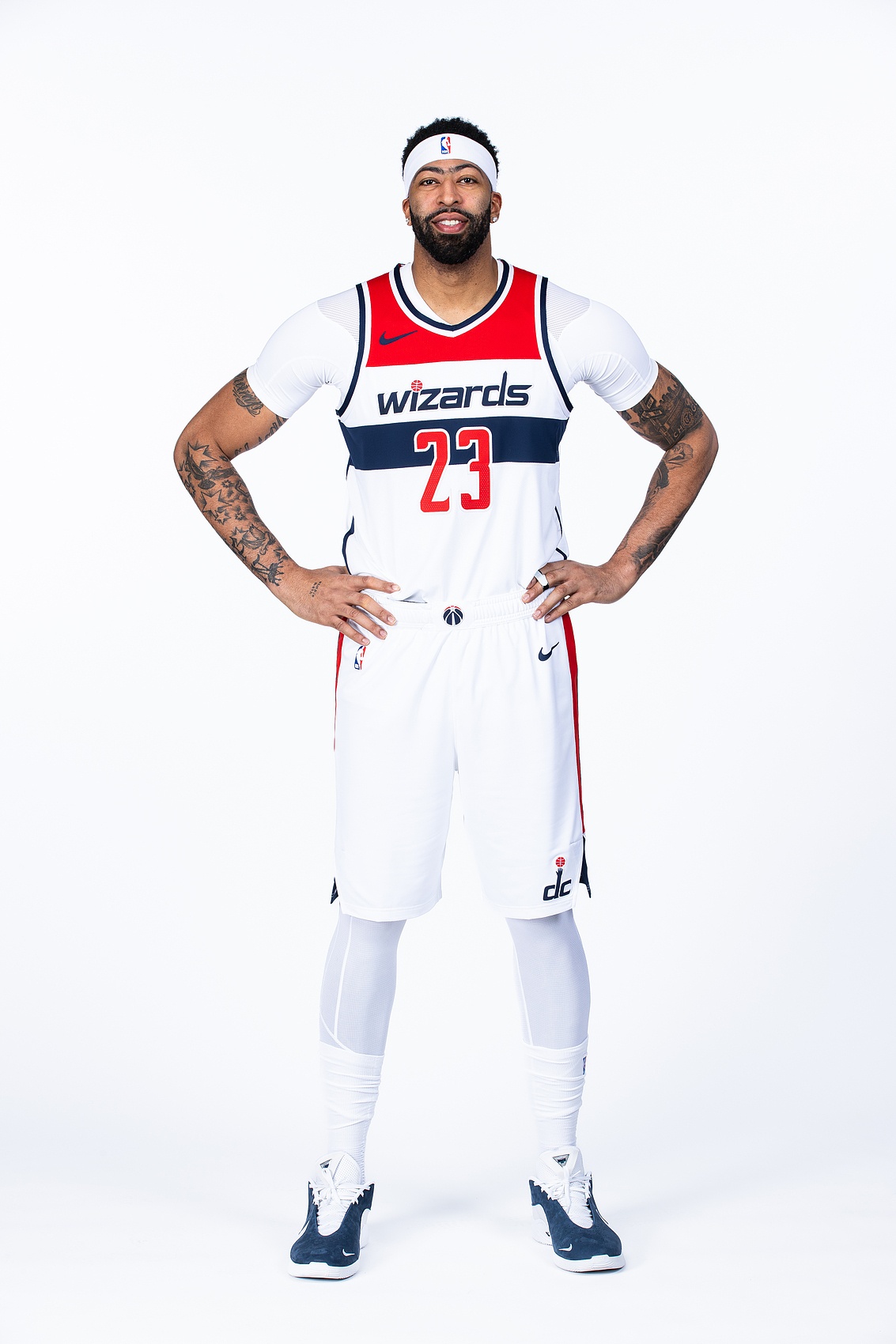 云开体育官网入口-浓眉：我很喜欢队里的年轻球员 下季我们很难再是联盟最差之一了